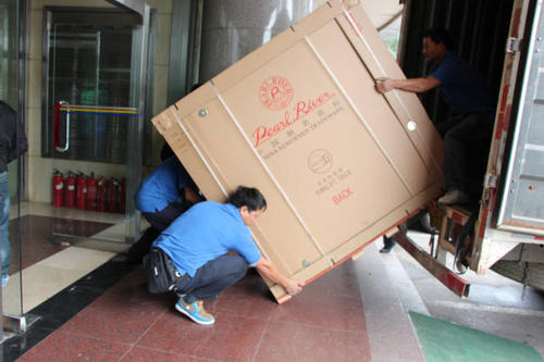 裕安钢琴贵重工艺品无忧运